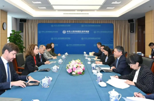 生态环境部部长黄润秋会见威立雅集团首席执行官柏莲诺2